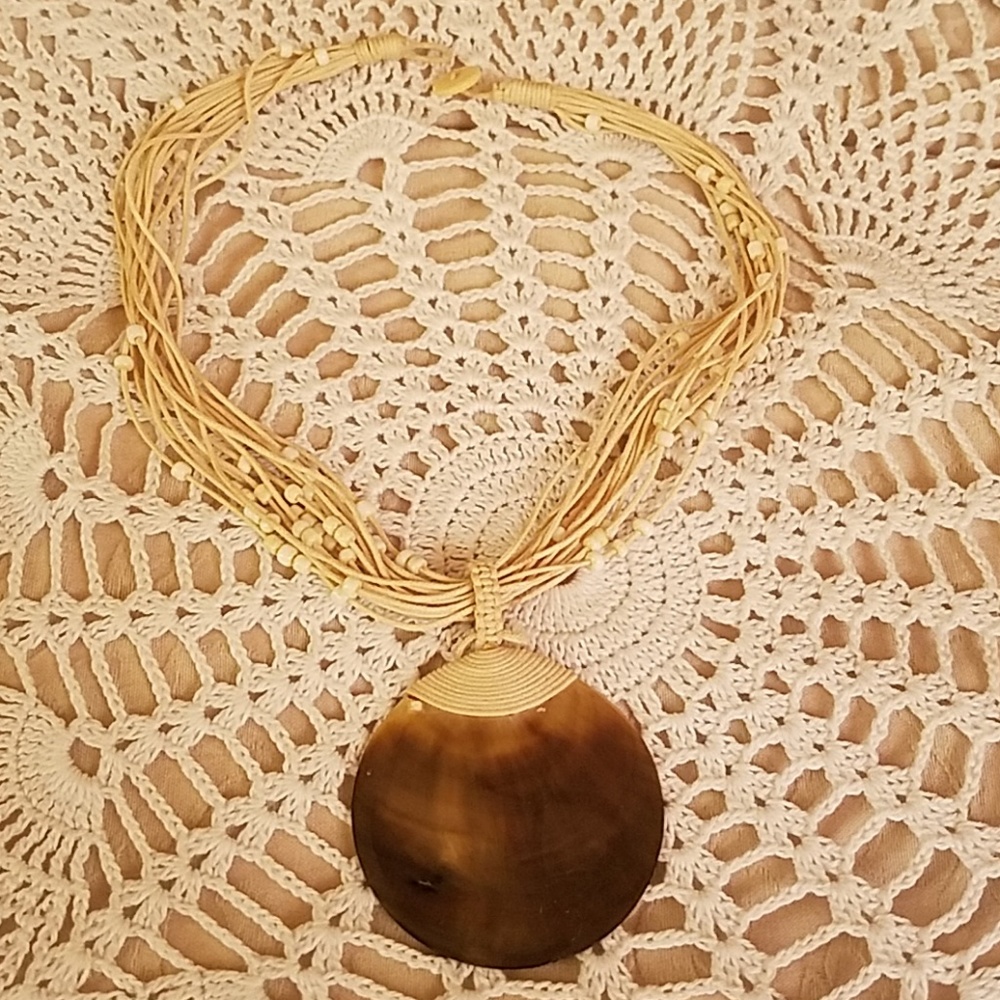 Lightweight rope shell beaded necklace